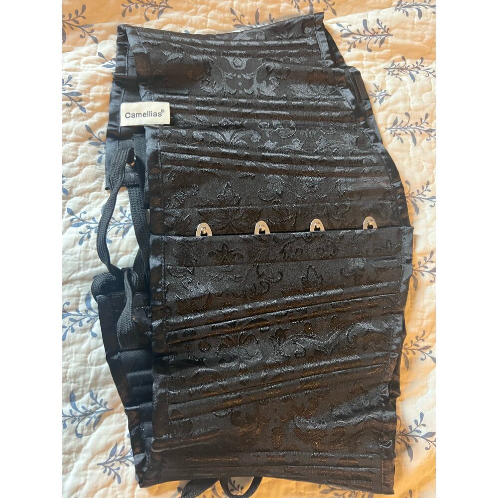 Camellias corset black excellent conditions